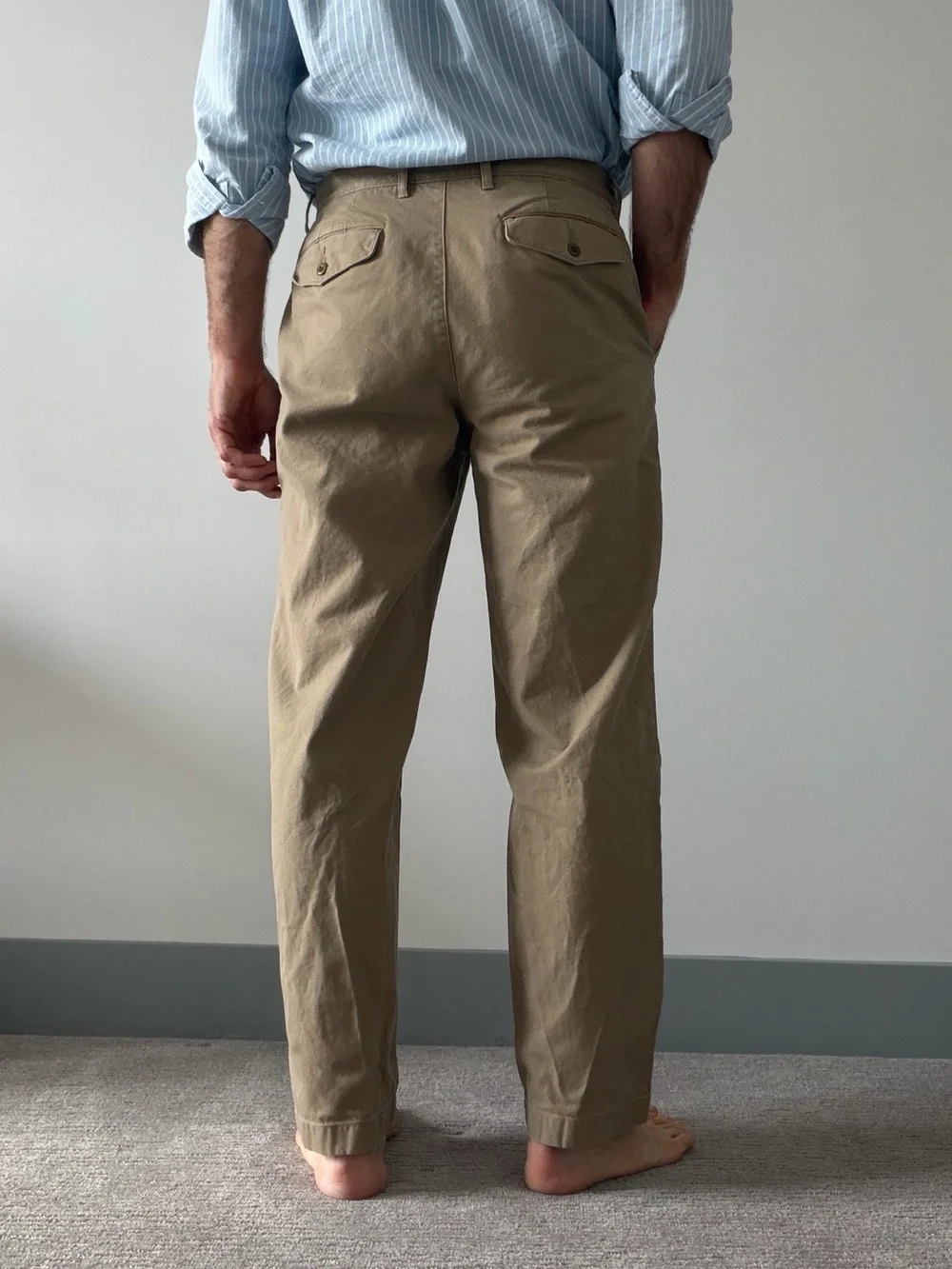Men's Classic Khaki Straight-Leg Pants